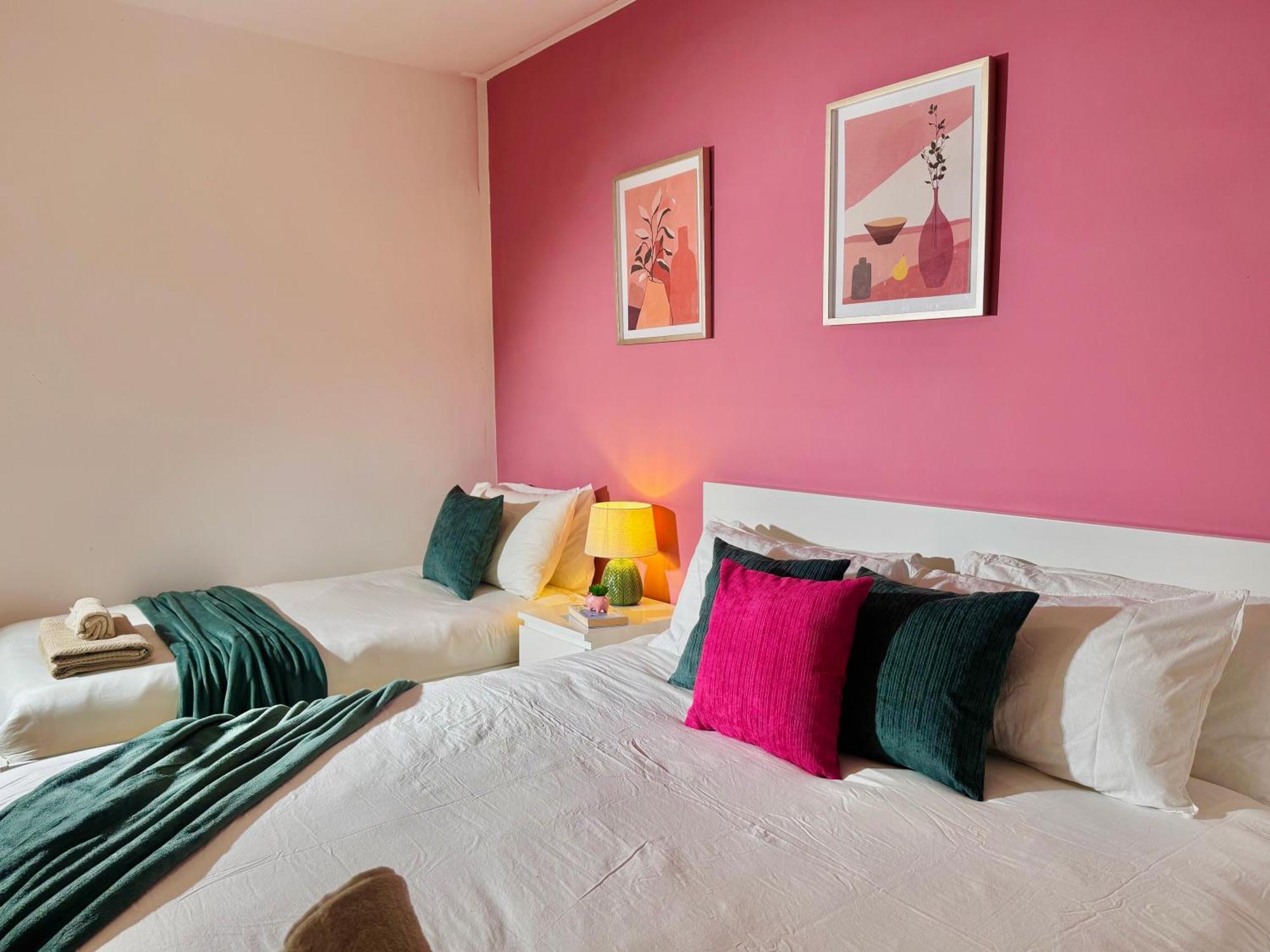 Modern 1-Bed Apt 30Min To Central London & Parking Luaran gambar