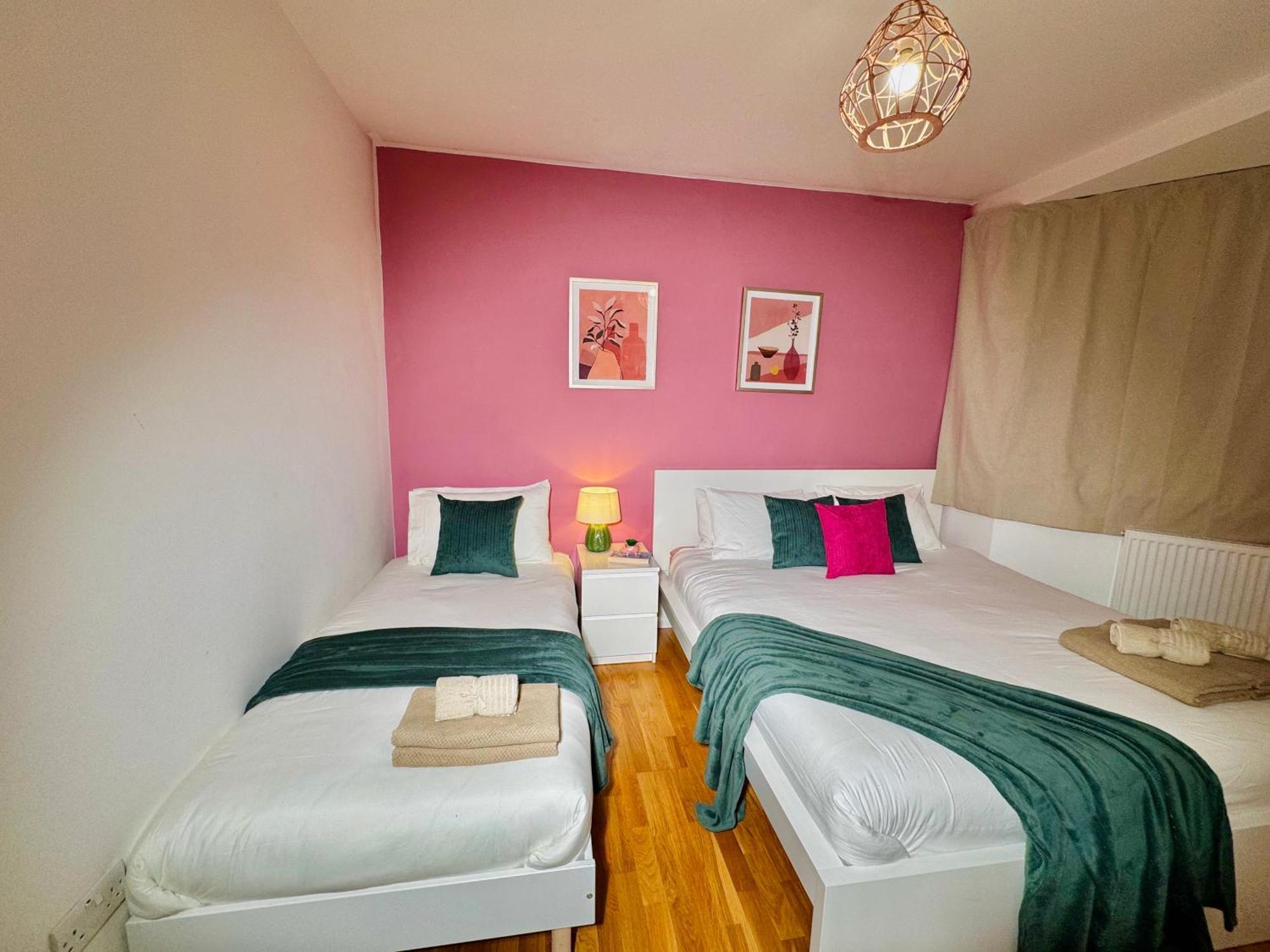 Modern 1-Bed Apt 30Min To Central London & Parking Luaran gambar