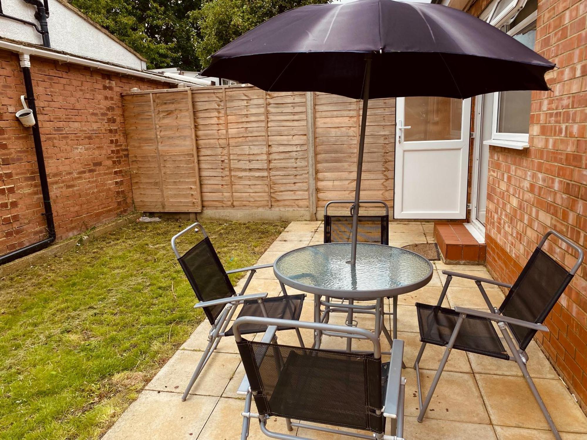Modern 1-Bed Apt 30Min To Central London & Parking Luaran gambar